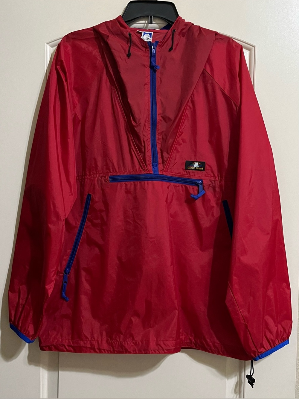 Sierra Designs Red Hooded Utility Rain Anorak with Blue Trim Large Pockets